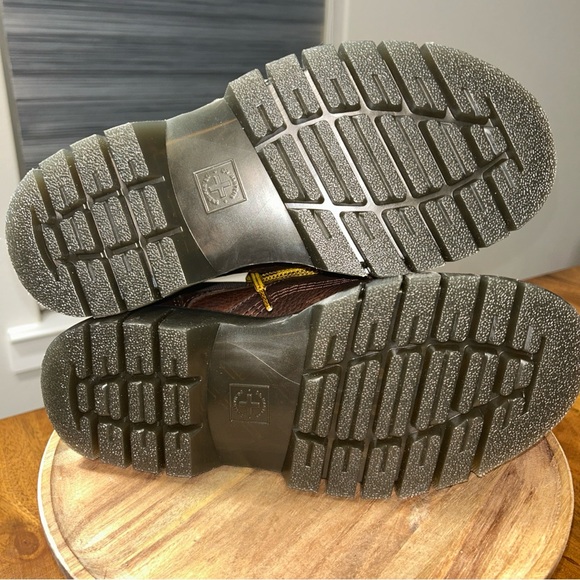 Dr. Martens Woodard Grizzly Women’s 8 Dark Brown Ankle Boots NWOT - Picture 10 of 16